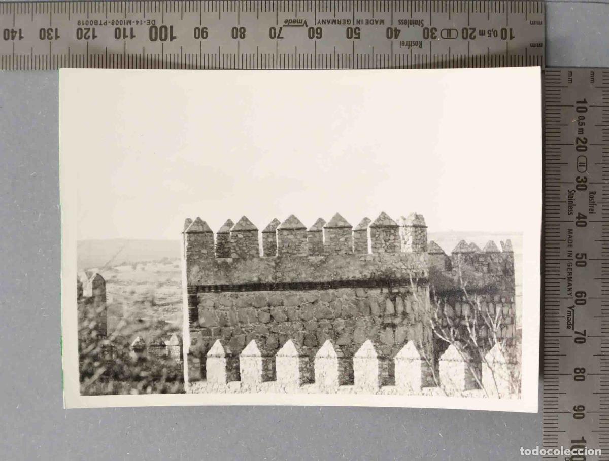 Alte Fotografie: FOTOGRAFIA. MURALLAS DESDE UN CUERTO DEL PARADOR. AVILA. 1970