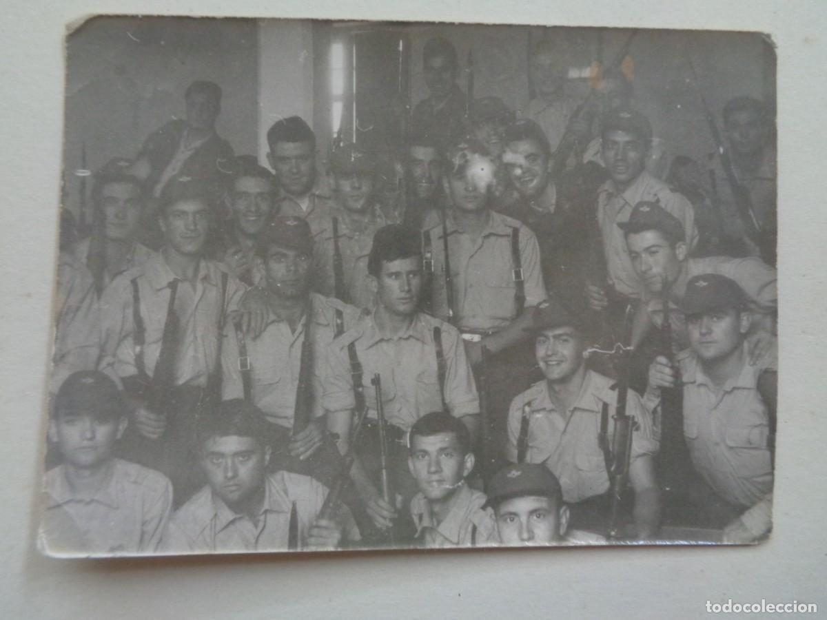 Fotograf&iacute;a antigua: AVIACION : FOTO DE MILITARES DEL EJERCITO DEL AIRE CON MAUSER Y GORRA