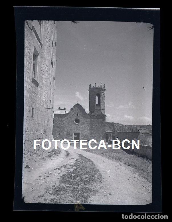 Fotografia antiga: NEGATIVO LA TORRE DE CLARAMUNT IGLESIA DE SANT JOAN BAPTISTA A&Ntilde;O 1950