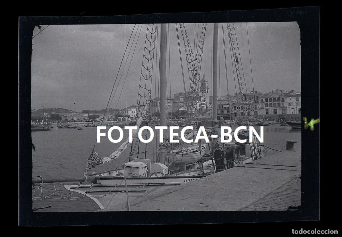 Alte Fotografie: NEGATIVO PUERTO DE PALAMOS VELERO A&Ntilde;O 1949