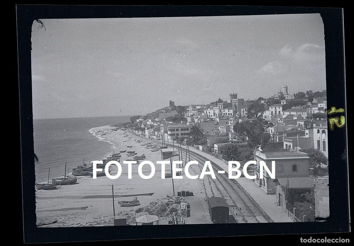 Fotografia antiga: NEGATIVO SANT POL DE MAR VIAS DEL TREN PLAYA A&Ntilde;O 1948