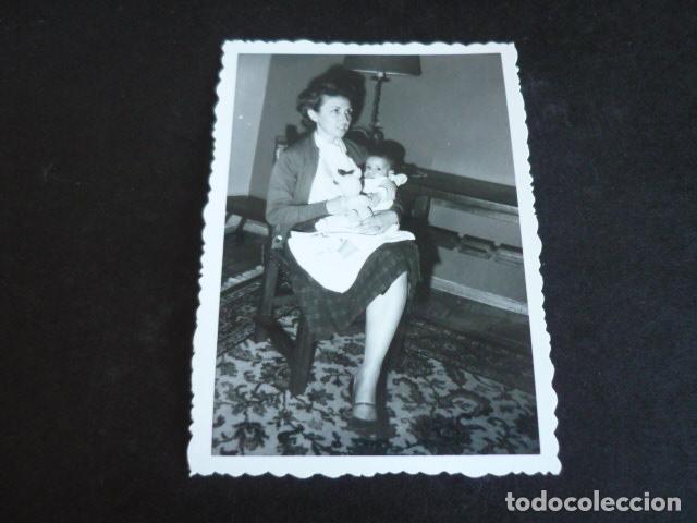 Photographie ancienne: BEBE CON NI&Ntilde;O ANTIGUA FOTOGRAFIA 7 X 10 CMTS