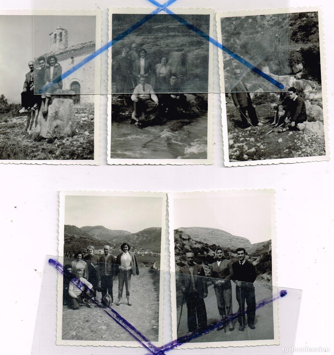 Fotografia antica: 1959 VILANOVA DE MEI&Agrave; B/N 5 PEQUE&Ntilde;AS FOTOS GRUPOS AMIGOS Y/O FAMILIA EN EL MONTE Y ERMITA / IGLESIA