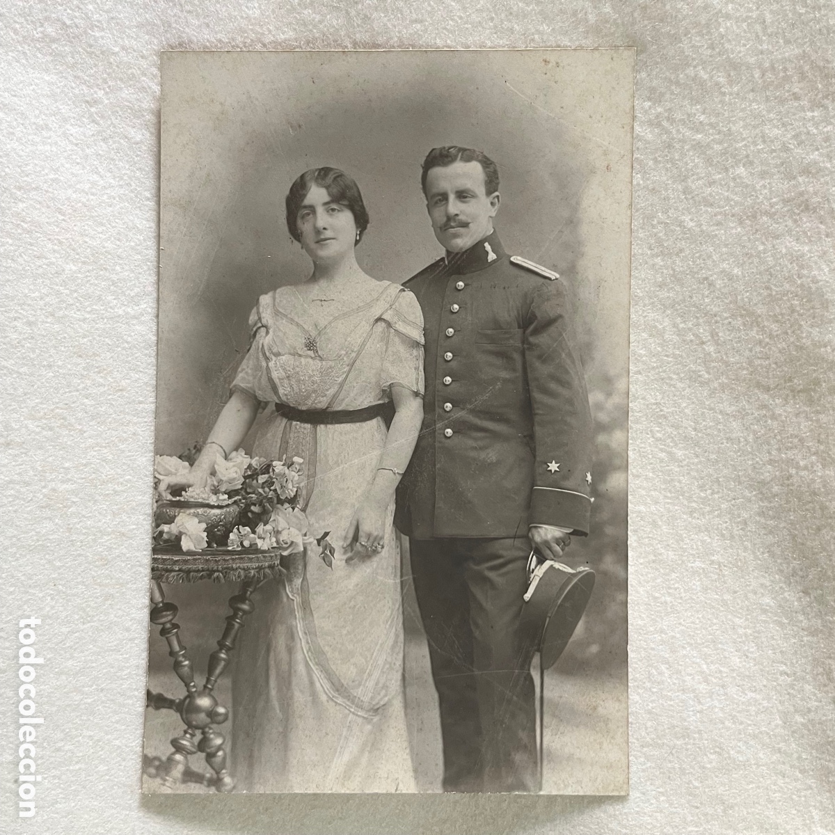 Photographie ancienne: ANTIGUA FOTOGRAF&Iacute;A MILITAR - OFICIAL DE INGENIEROS JUNTO A ESPOSA