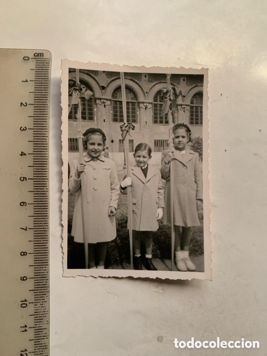 Alte Fotografie: FOTO. TRES HERMANOS CON SUS PALMAS EN DOMINGO DE RAMOS. FOT&Oacute;GRAFO?.