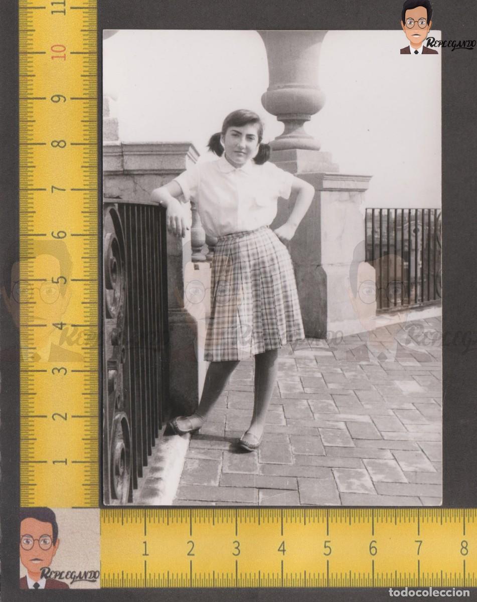 Photographie ancienne: SIMP&Aacute;TICA NI&Ntilde;A CON COLETAS POSA EN TERRAZA - FOTO ANTIGUA A&Ntilde;OS 50 - INFANCIA ESPA&Ntilde;A