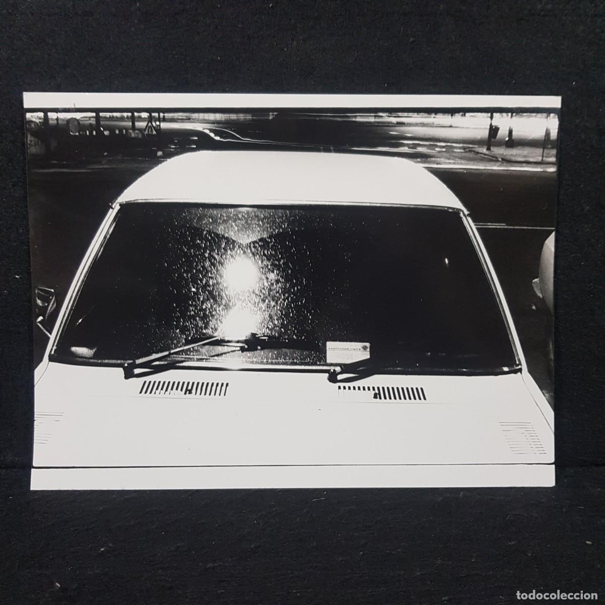 Alte Fotografie: ANTIGUA FOTO BLANCO Y NEGRO -ANTIGUO COCHE CLASICO - 24X18 Cm / 7