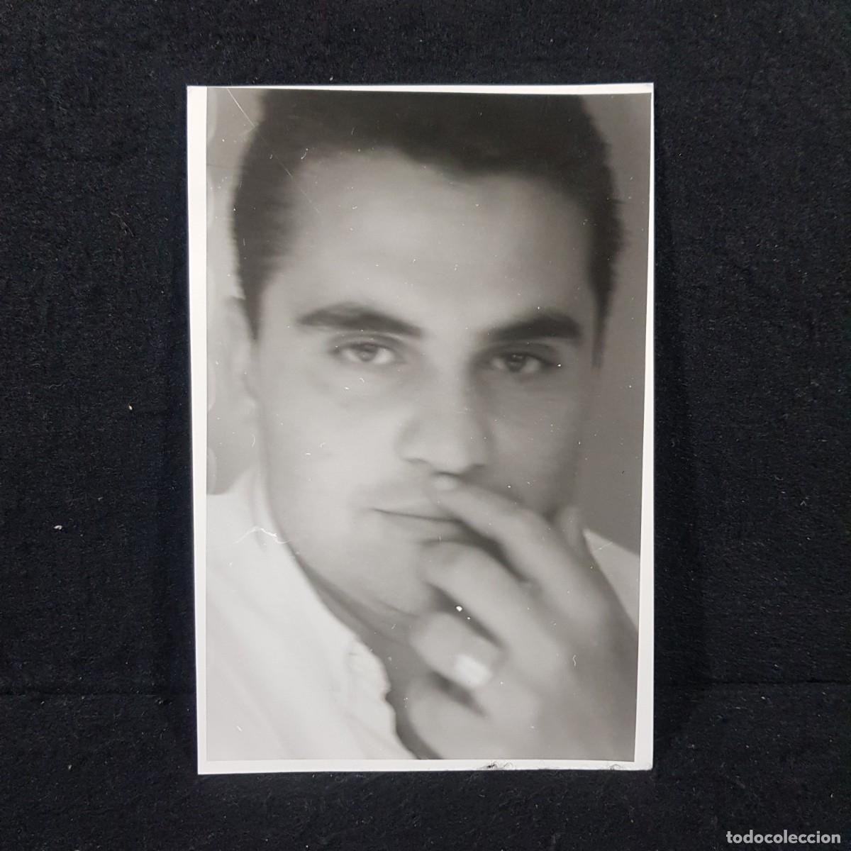 Fotograf&iacute;a antigua: ANTIGUA FOTO BLANCO Y NEGRO - HOMBRE POSANDO DE FRENTE - 12X18 Cm / 35