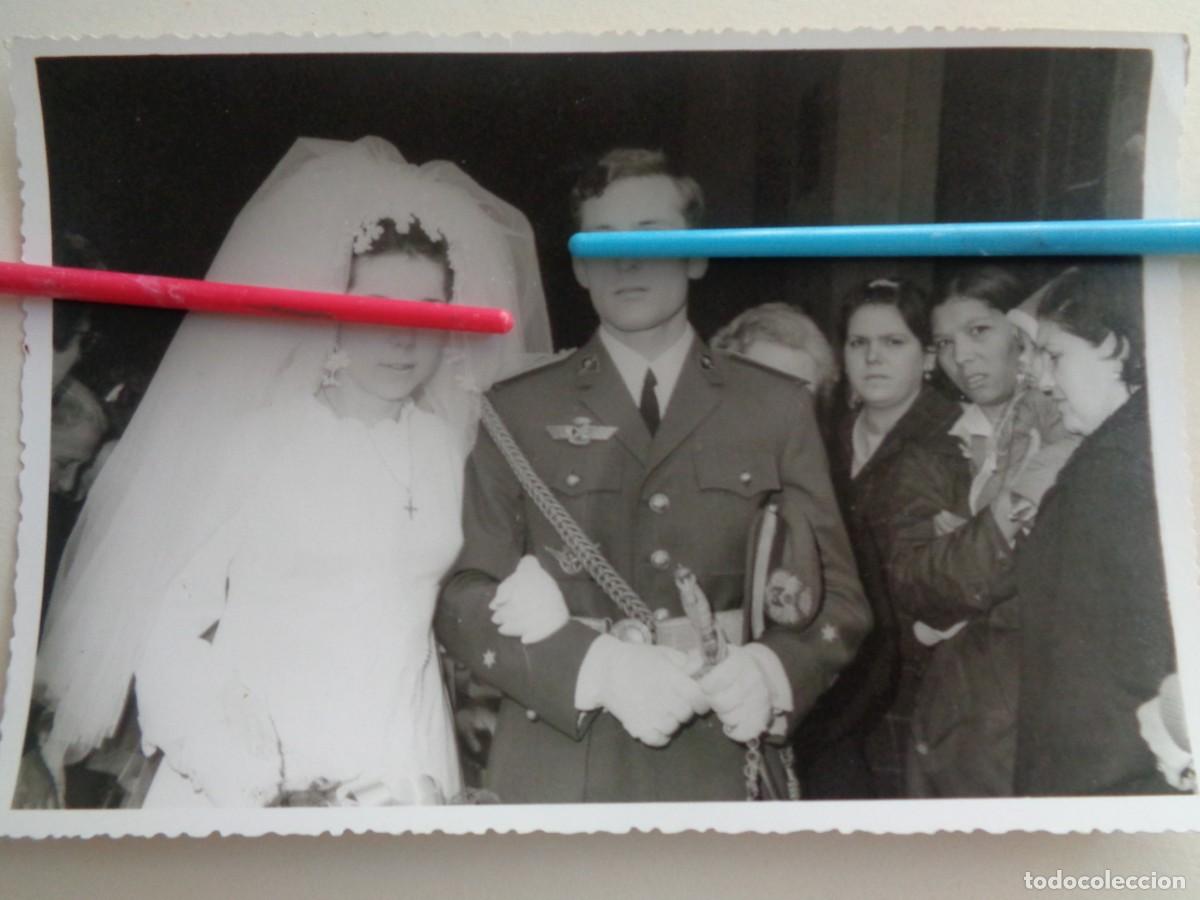 Fotograf&iacute;a antigua: AVIACION : FOTO DE BODA MILITAR DEL EJERCITO DEL AIRE, TENIENTE PILOTO CON CORDON Y DAGA .. 12 X 18
