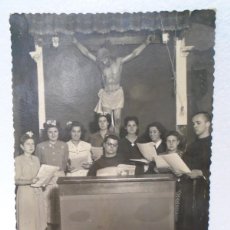 Fotografia antica: CORO,CON ORGANO, RELIGIOSOS Y CORAL FEMENINA,AÑOS 50, 16X11 CM.