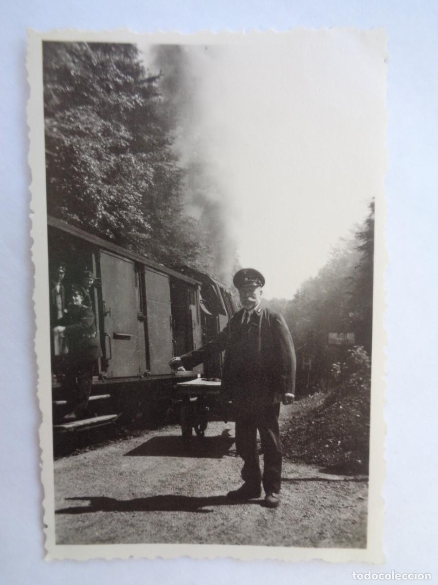 Fotograf&iacute;a antigua: FOTO DE FACTOR DE FERROCARRIL ALEMAN EPOCA NAZI Y TREN DE EPOCA