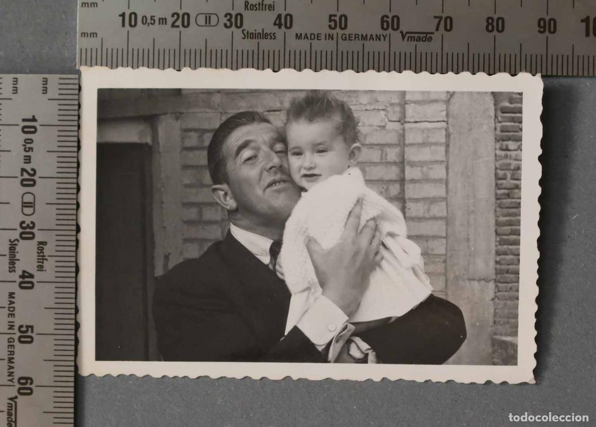 Photographie ancienne: FOTOGRAFIA. PADRE CON BEBE. CA 1940