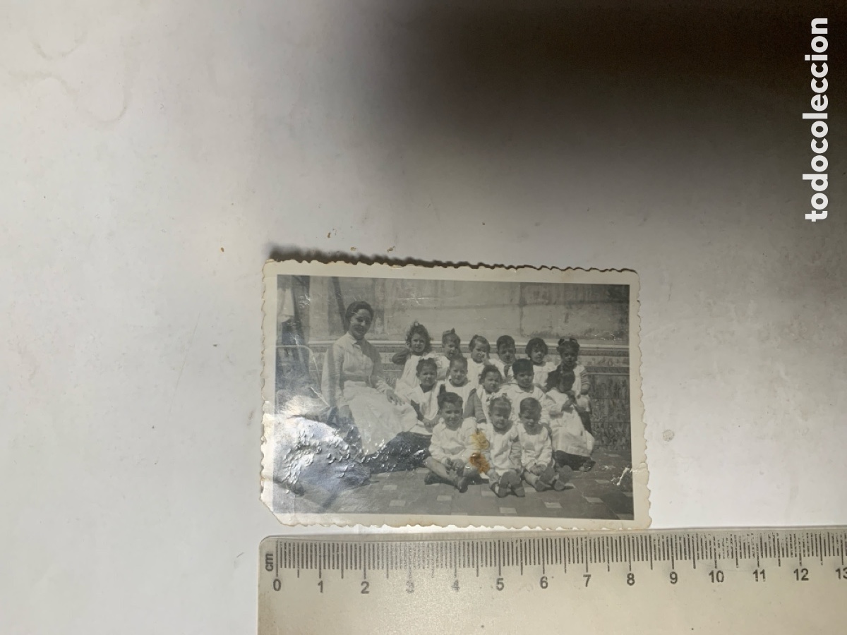 Fotograf&iacute;a antigua: FOTO. LA SE&Ntilde;ORITA Y SUS PEQUES DE GUARDER&Iacute;A. FOT&Oacute;GRAFO?.
