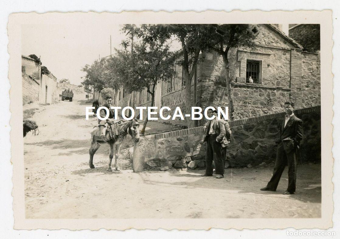 Fotografia antiga: FOTO ORIGINAL TODELO CALLE DE LA POBLACION LUGARE&Ntilde;OS BURRO A&Ntilde;O 1950