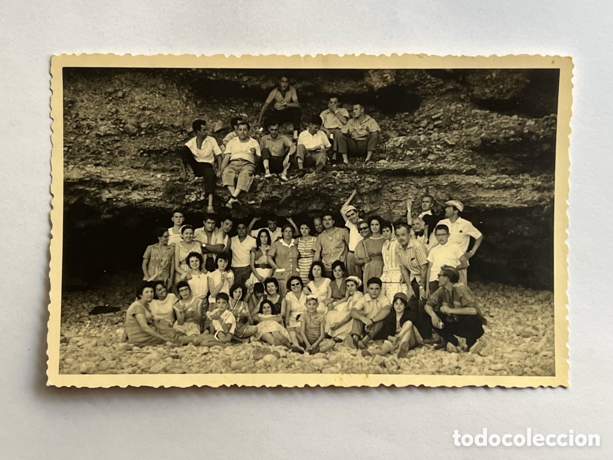 Fotografia antiga: FOTOGRAF&Iacute;A FAMILIAR.. un dia de Excursi&oacute;n&hellip; (h.1960?)