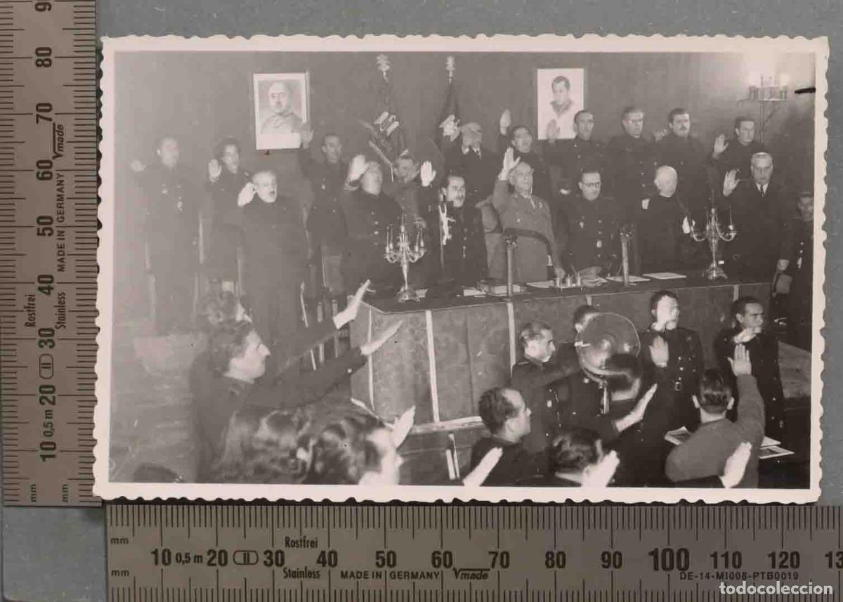 Fotograf&iacute;a antigua: FOTOGRAFIA. ACTO FALANGISTA. CORU&Ntilde;A. CON PENDO SEU Y DIVISION AZUL