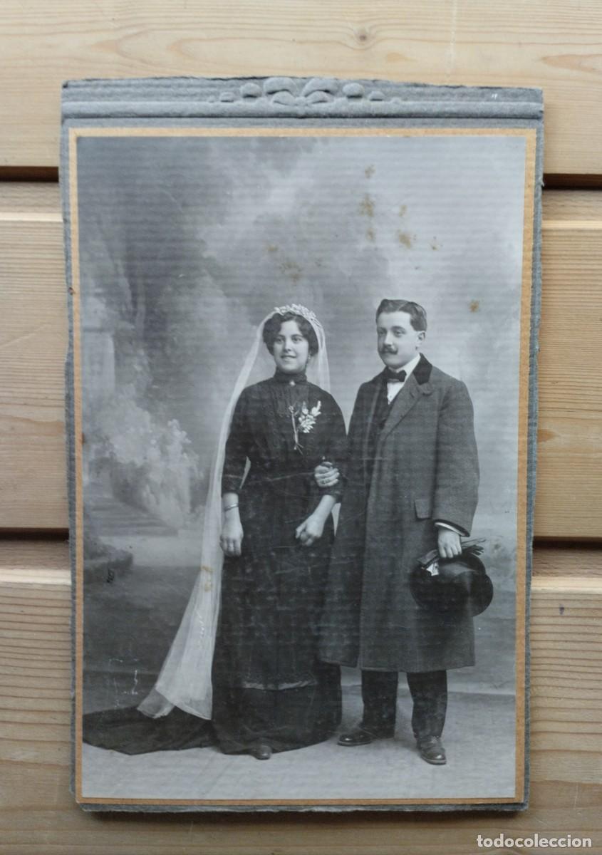 Fotografia antiga: Fotograf&iacute;a antigua de boda de un elegante matrimonio de principios del siglo XX.