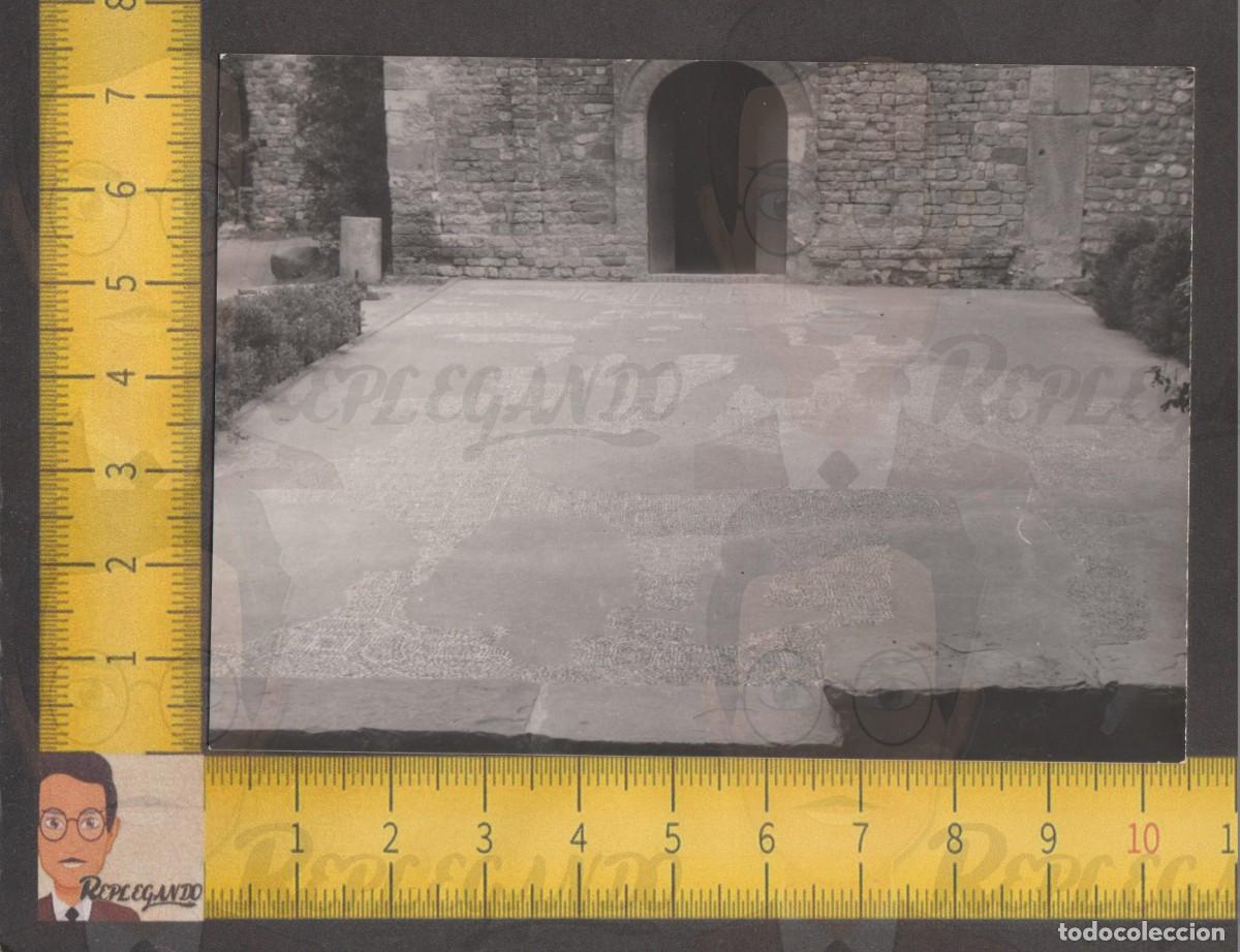 Antique Photography: SUELO Y PUERTA DE LA IGLESIA ROM&Aacute;NICA DE SAN PEDRO - SANT PERE - FOTO ANTIGUA A&Ntilde;OS 50 - CATALUNYA