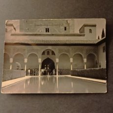 Fotografía antigua: FOTO DEL PATIO DE LOS ARRAYANES EN EL PALACIO DE COMARES EN LA ALHAMBRA. FOTO DE MAYO DE 1960,