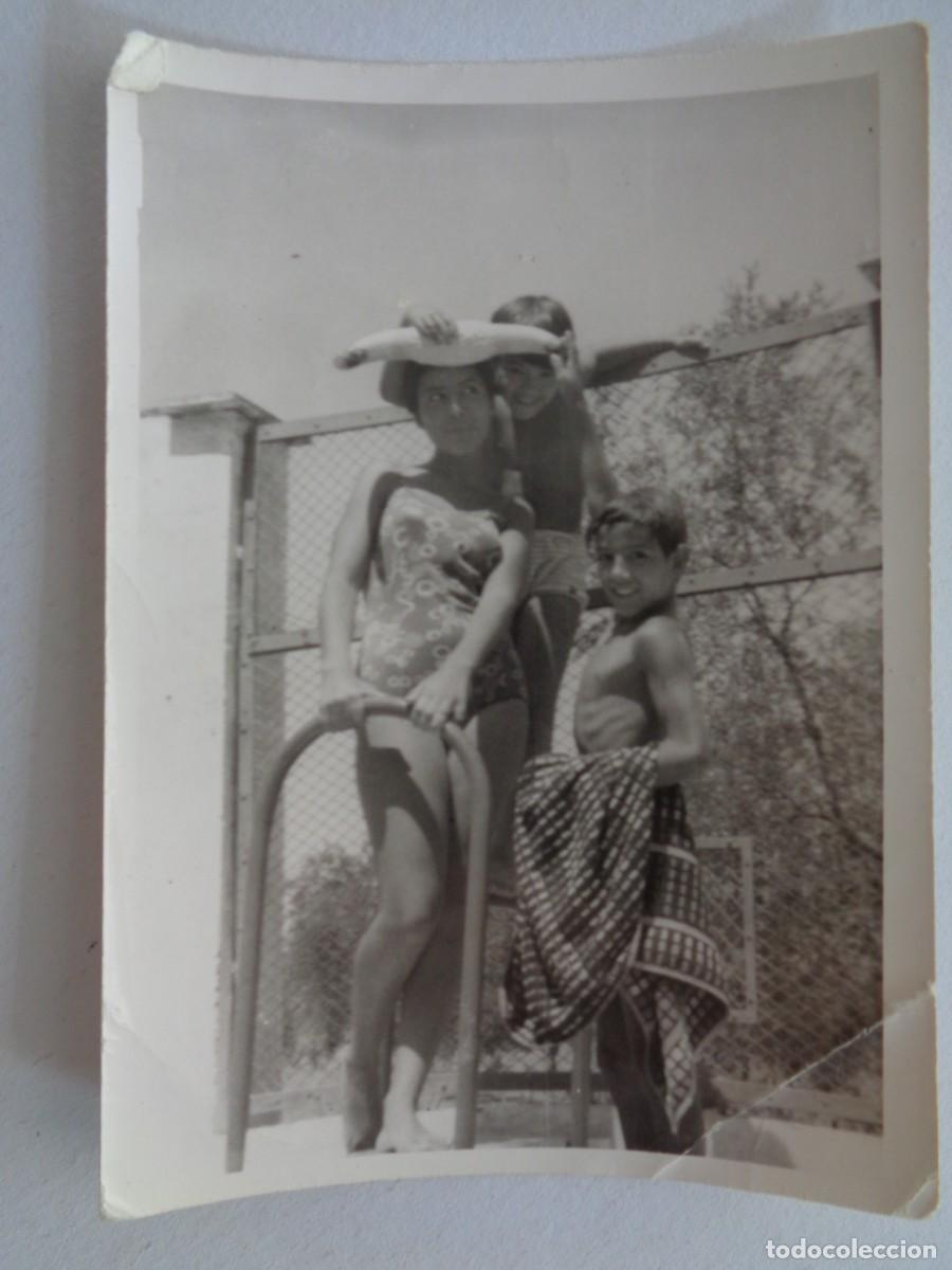 Antique Photography: FOTO DE NI&Ntilde;OS EN BA&Ntilde;ADOR EN LA PISCINA