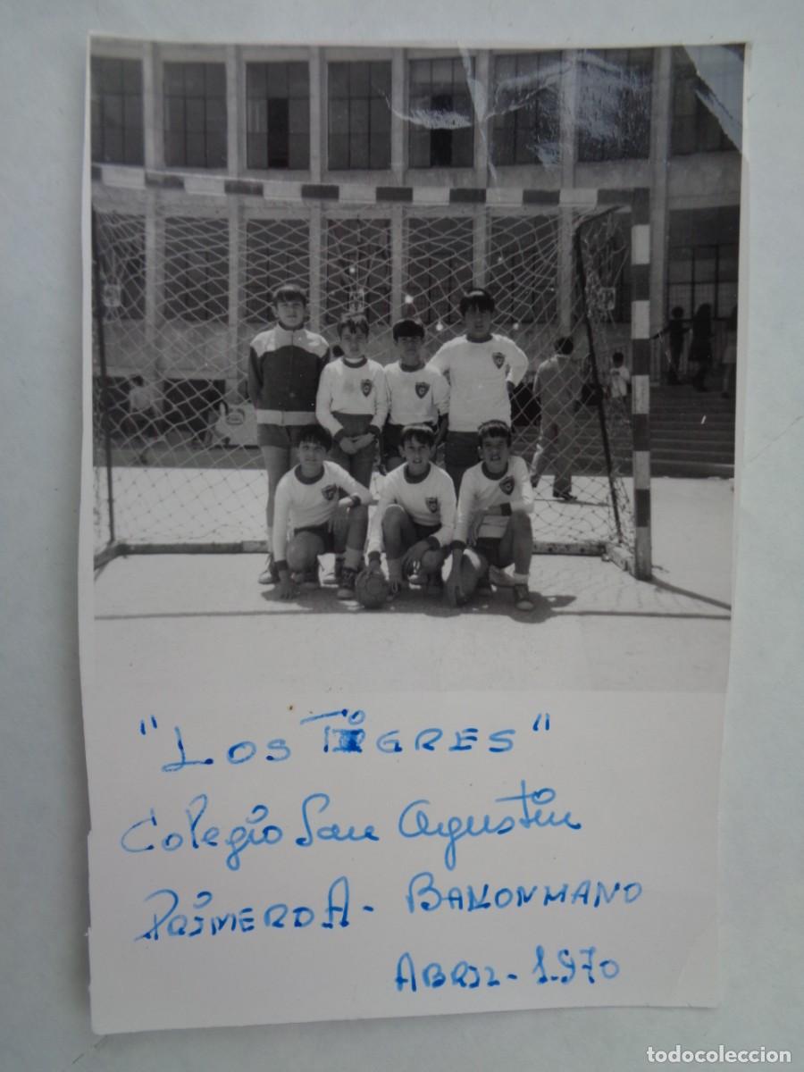Fotograf&iacute;a antigua: FOTO DE EQUIPO DE BALONMANO DE NI&Ntilde;OS , LOS TIGRES DEL COLEGIO SAN AGUSTIN, 1970