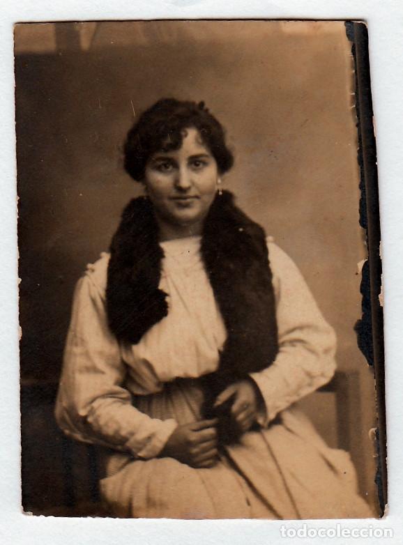 Fotograf&iacute;a antigua: Mujer con estola de piel. A&ntilde;os 1900. h aa