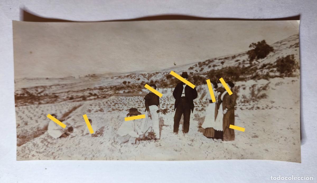 Alte Fotografie: Antigua fotograf&iacute;a. Familia Valenciana. En el campo. Principio siglo XX.