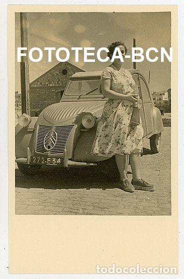 Fotograf&iacute;a antigua: FOTO ORIGINAL COCHE AUTOMOVIL CITROEN 2CV MATRICULA FRANCESA A&Ntilde;OS 50