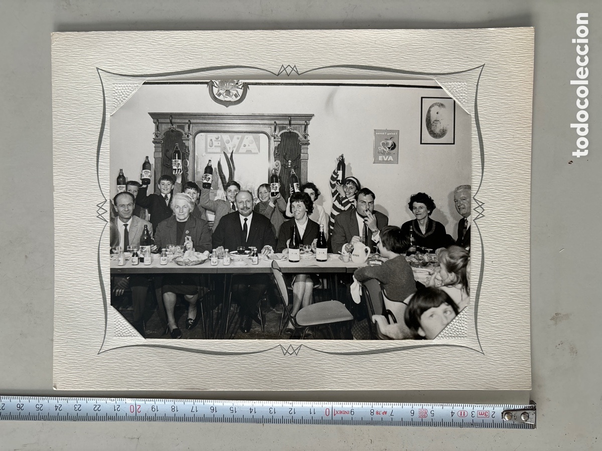 Fotografia antiga: FOTO. PUBLICIDAD DE PRODUCTOS EVA. DIRECTIVOS. FOT&Oacute;GRAFO?. CIUDAD?.