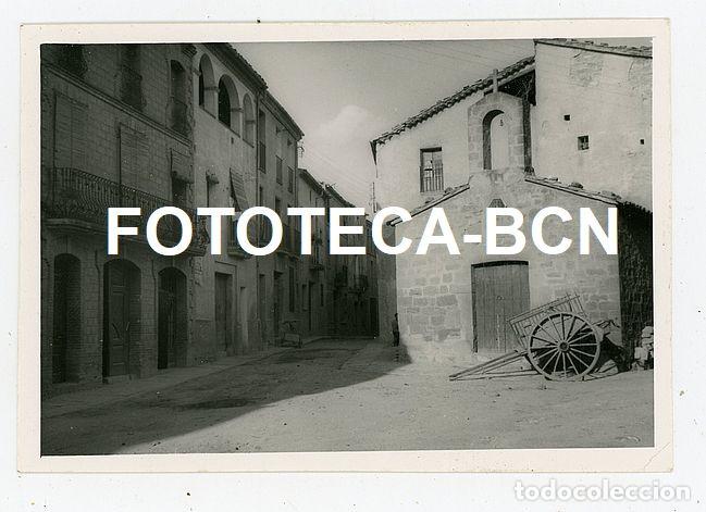Fotografia antica: FOTO ORIGINAL ELS PRATS DE REI CAPELLA DE SANT JOAN ANOIA CARRO A&Ntilde;OS 50