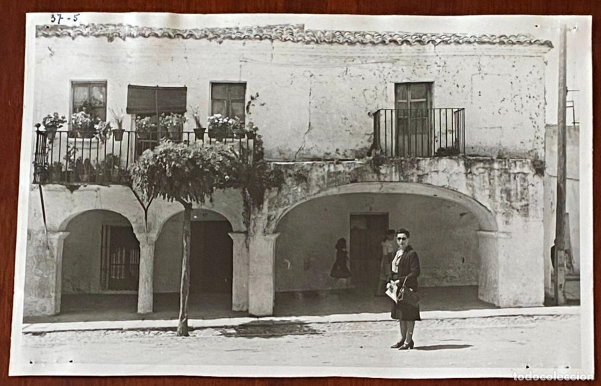Fotografia antiga: ANTIGUA FOTOGRAFIA DE MERIDA (BADAJOZ) 1943, MIDE 18 X 12 CMS.