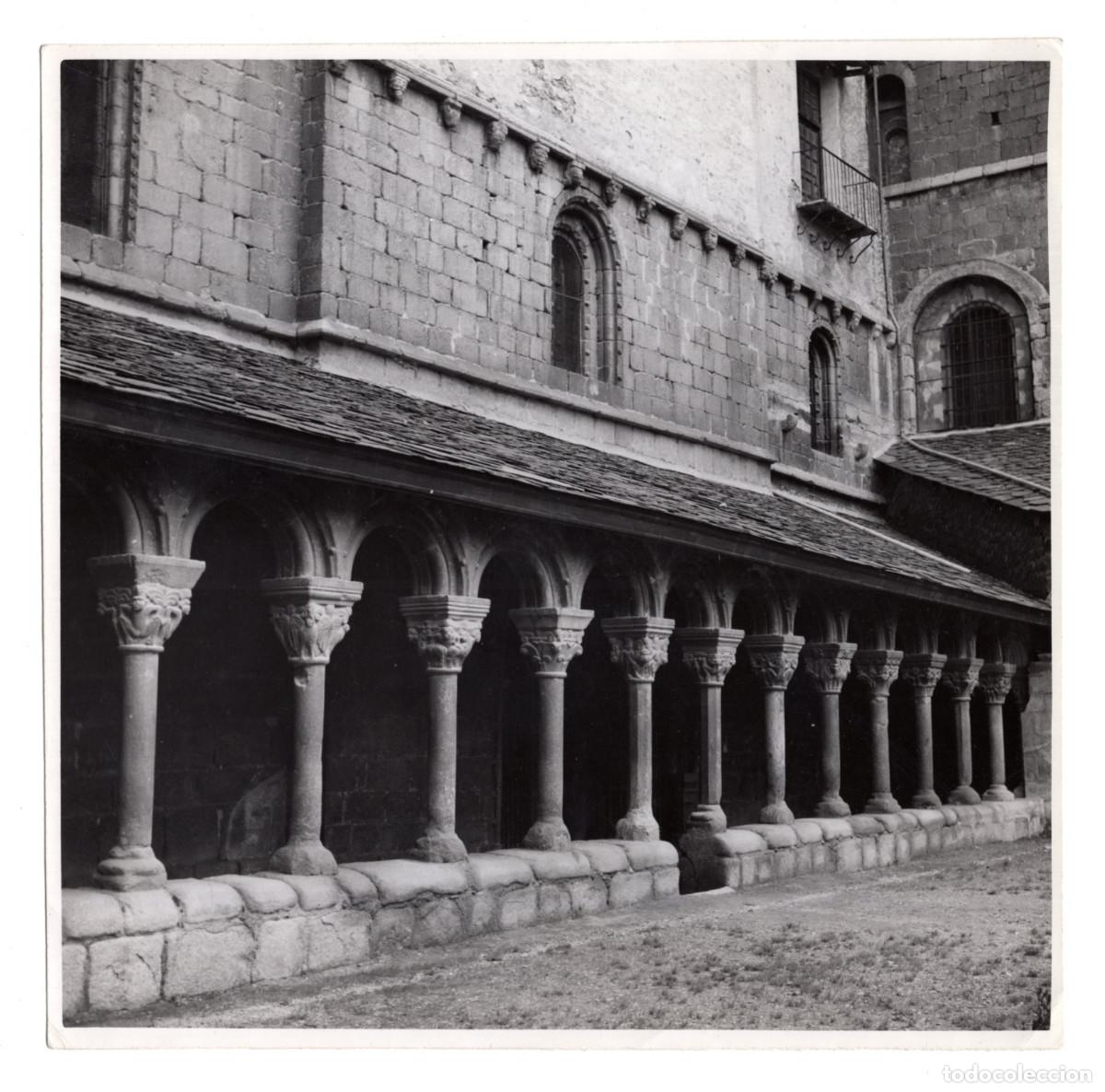 Fotografia antiga: LA SEU D'URGELL.L&Eacute;RIDA).- CLAUSTRO CATEDRAL ROM&Aacute;NICA. FOTO MARQUES SANTA MARIA DEL VILLAR. 17,5X17,5