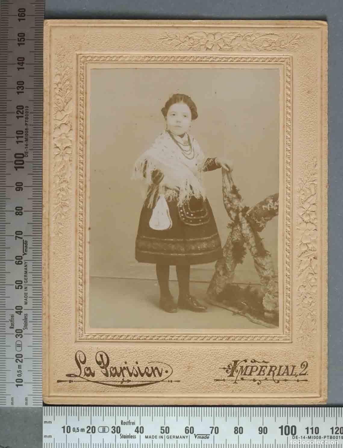 Fotograf&iacute;a antigua: FOTOGRAFIA. NI&Ntilde;A RETRATO CON TRAJE REGIONAL. LA PARISIEN IMPERIAL 2