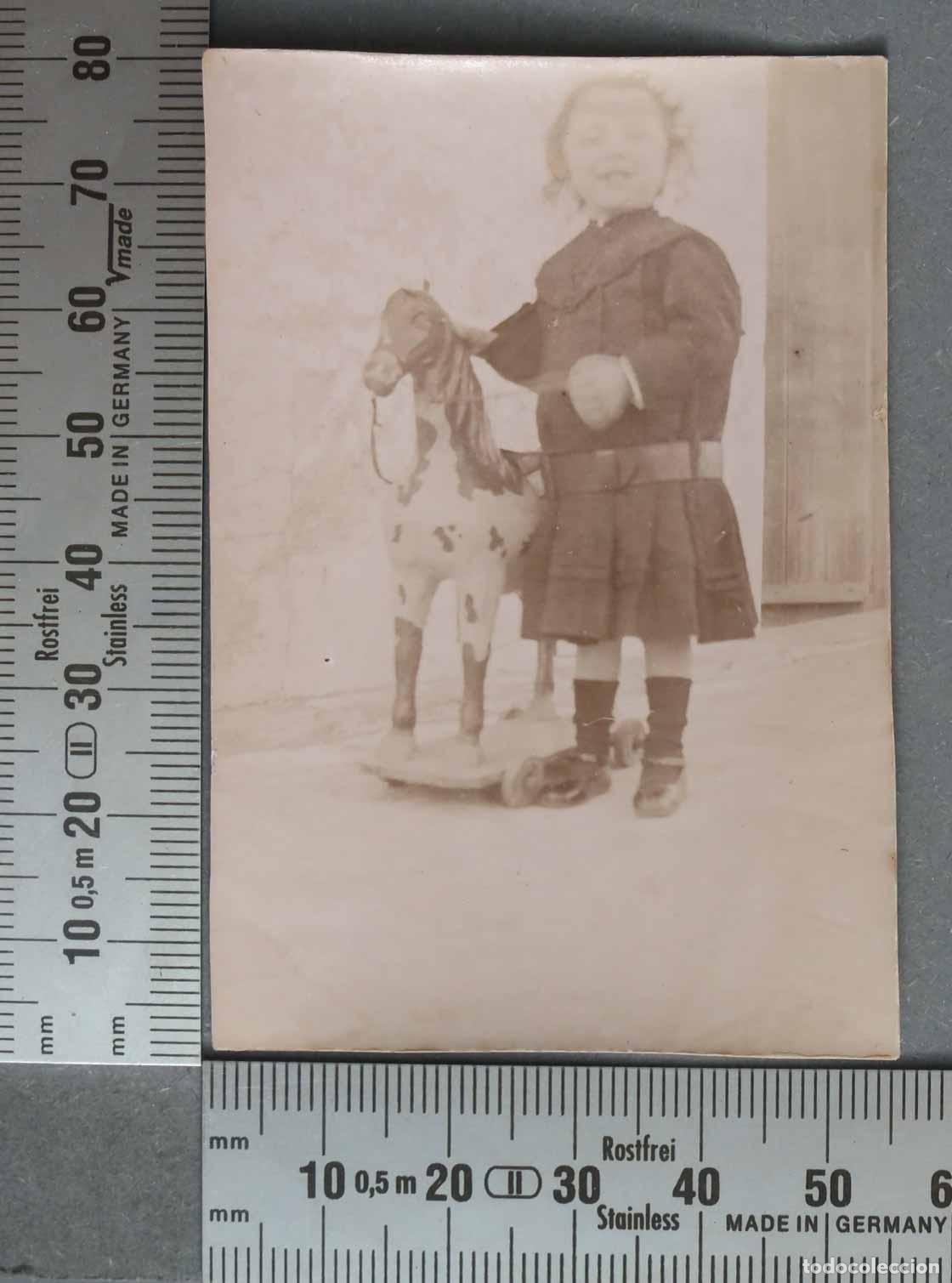 Alte Fotografie: FOTOGRAFIA. NI&Ntilde;O CON CABALLO DE JUGUETE