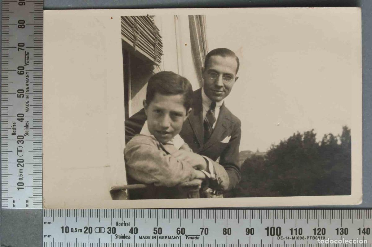 Fotografia antica: FOTOGRAFIA POSTAL. ASOMADOS AL BALCON 1923
