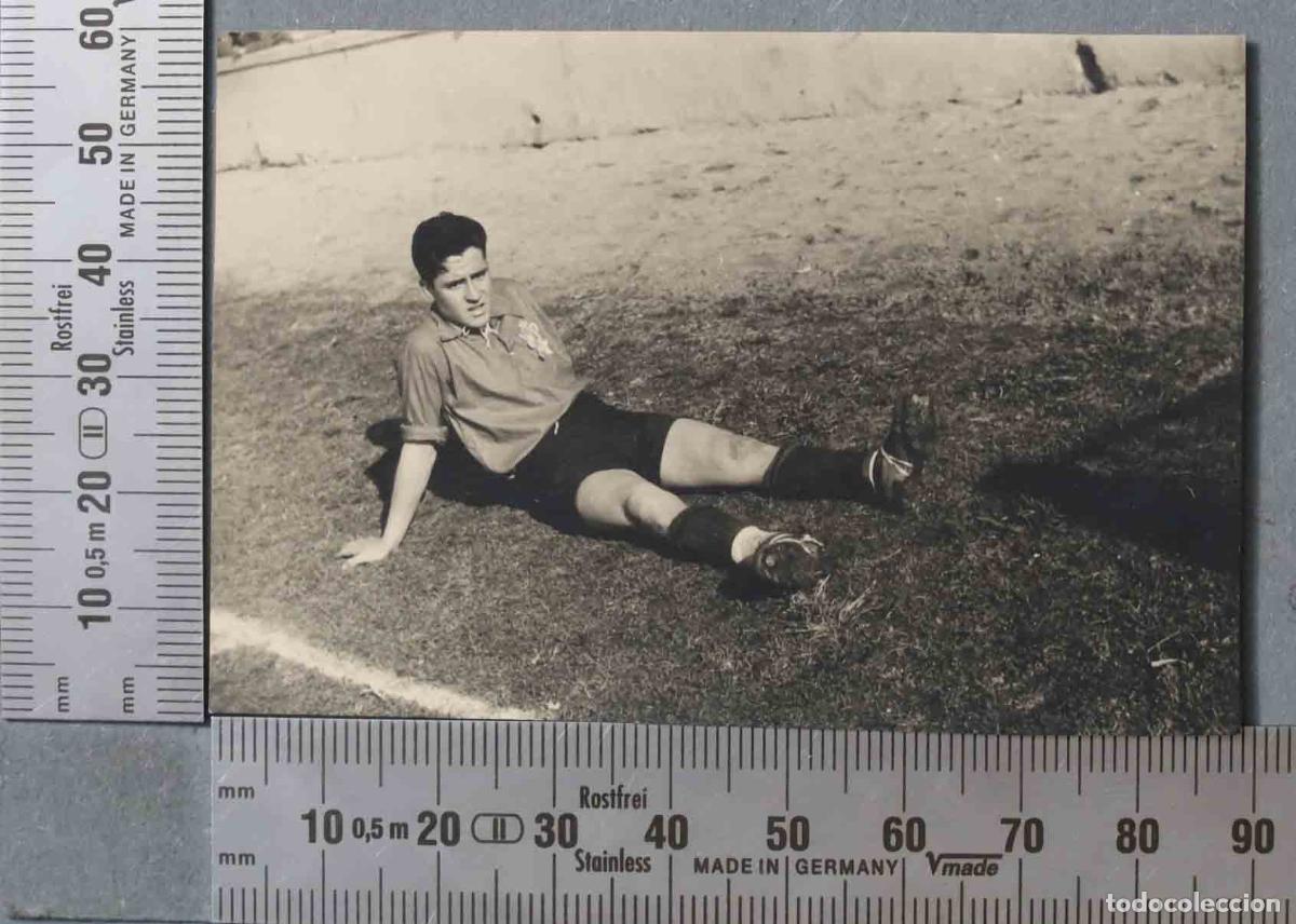 Fotograf&iacute;a antigua: FOTOGRAFIA. FUTBOLISTA A IDENTIFICAR CLUB. ANOTACION DORSO ROSA 1946