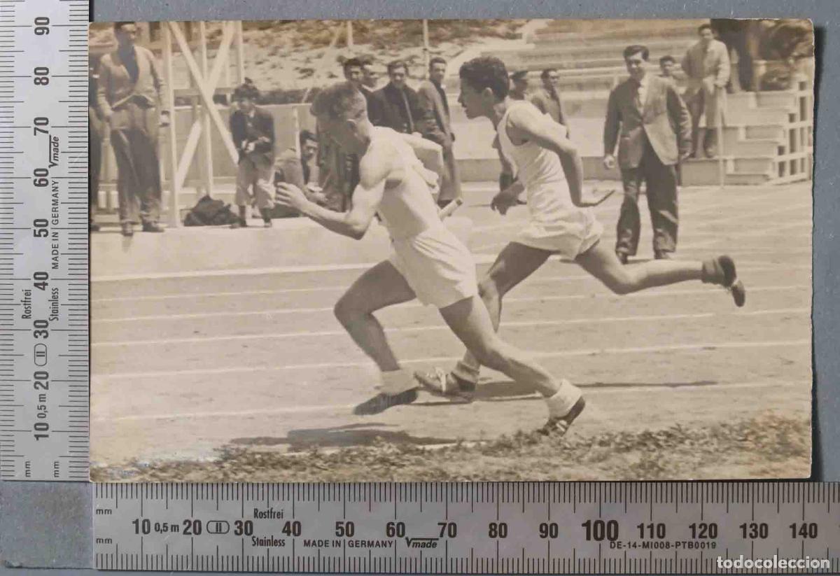 Photographie ancienne: FOTOGRAFIA. FRENTE DE JUVENTUDES. CORRIENDO PISTA ATLETISMO