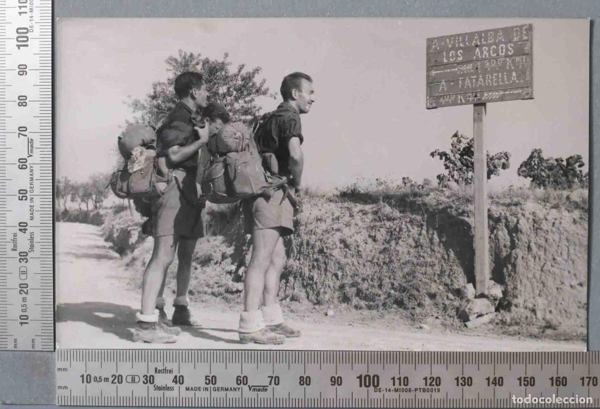 Fotograf&iacute;a antigua: FOTOGRAFIA. SENDERISMO FRENTE JUVENTUDES. MORA DE EBRO. CRUCE. 1953
