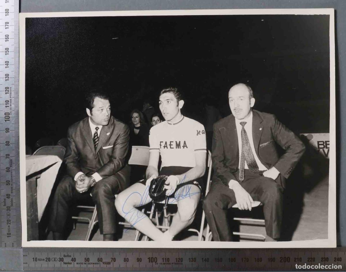Photographie ancienne: FOTOGRAFIA. CICLISTA EDDY MERCKX. CON AUTOGRAFO