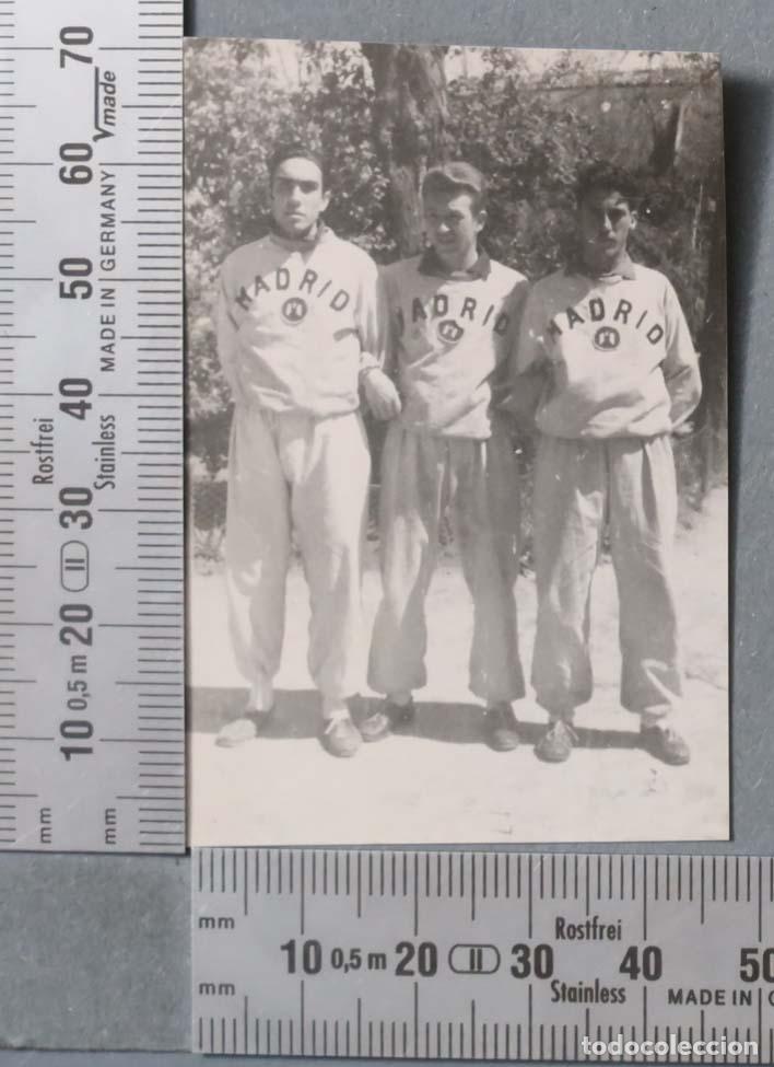 Photographie ancienne: FOTOGRAFIA. GRUPO DE DEPORTISTAS FRENTE DE JUVENTUDES