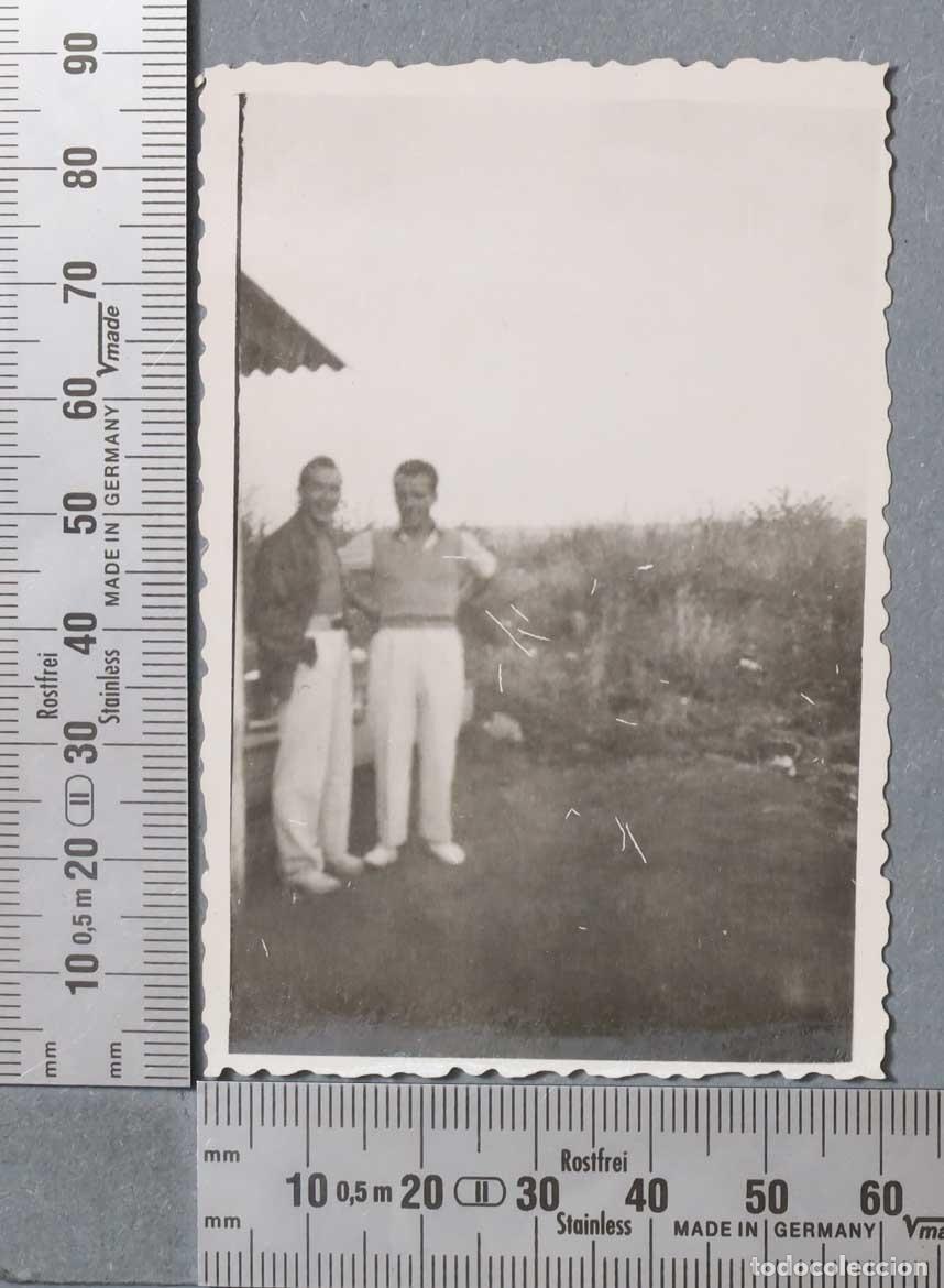Antique Photography: FOTOGRAFIA. JOVENES EN JARDIN. AVILES 1949
