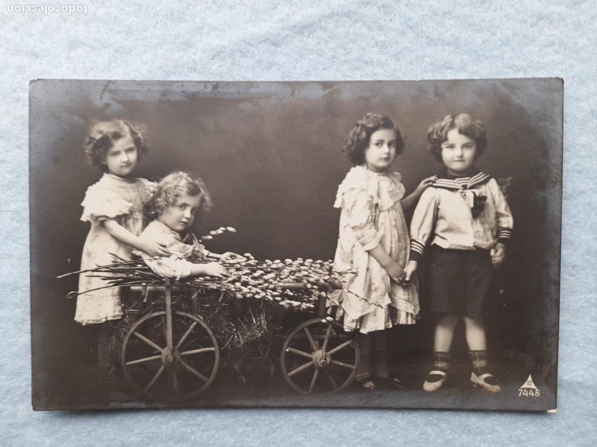 Antique Photography: Fotograf&iacute;a antigua de Ni&ntilde;os con Carreta y Flores. Escrita