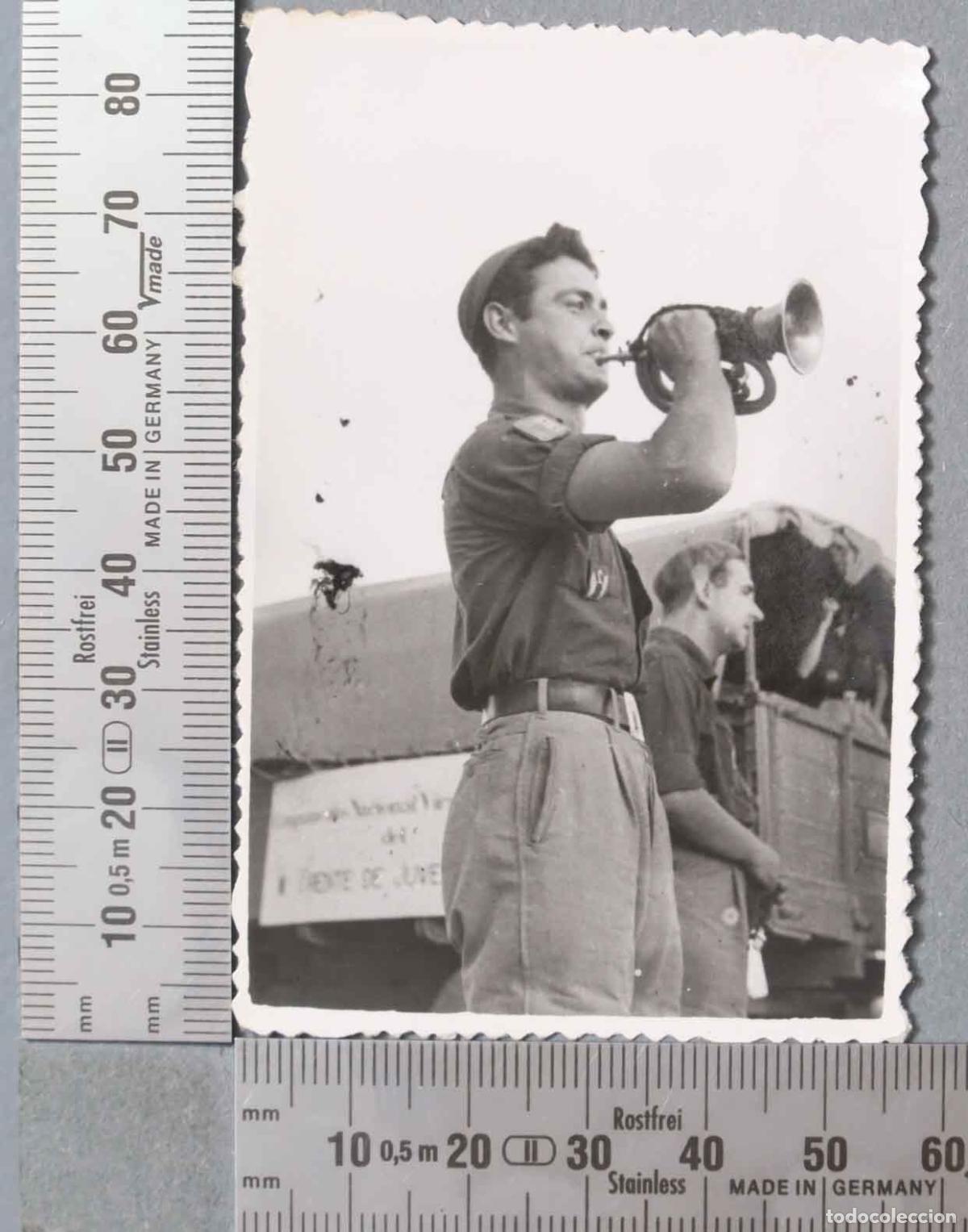 Antique Photography: FOTOGRAFIA. CORNETA FRENTE DE JUVENTUDES. HACIA 1953