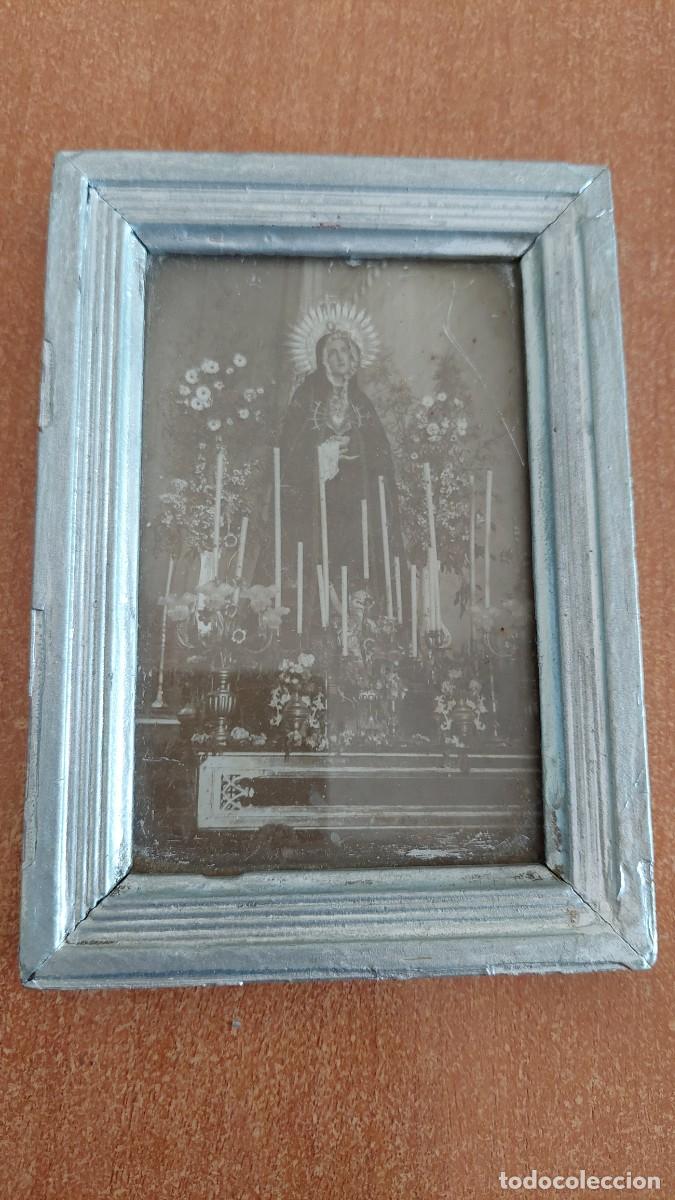 Fotograf&iacute;a antigua: Antigua foto Virgen en marco de &eacute;poca