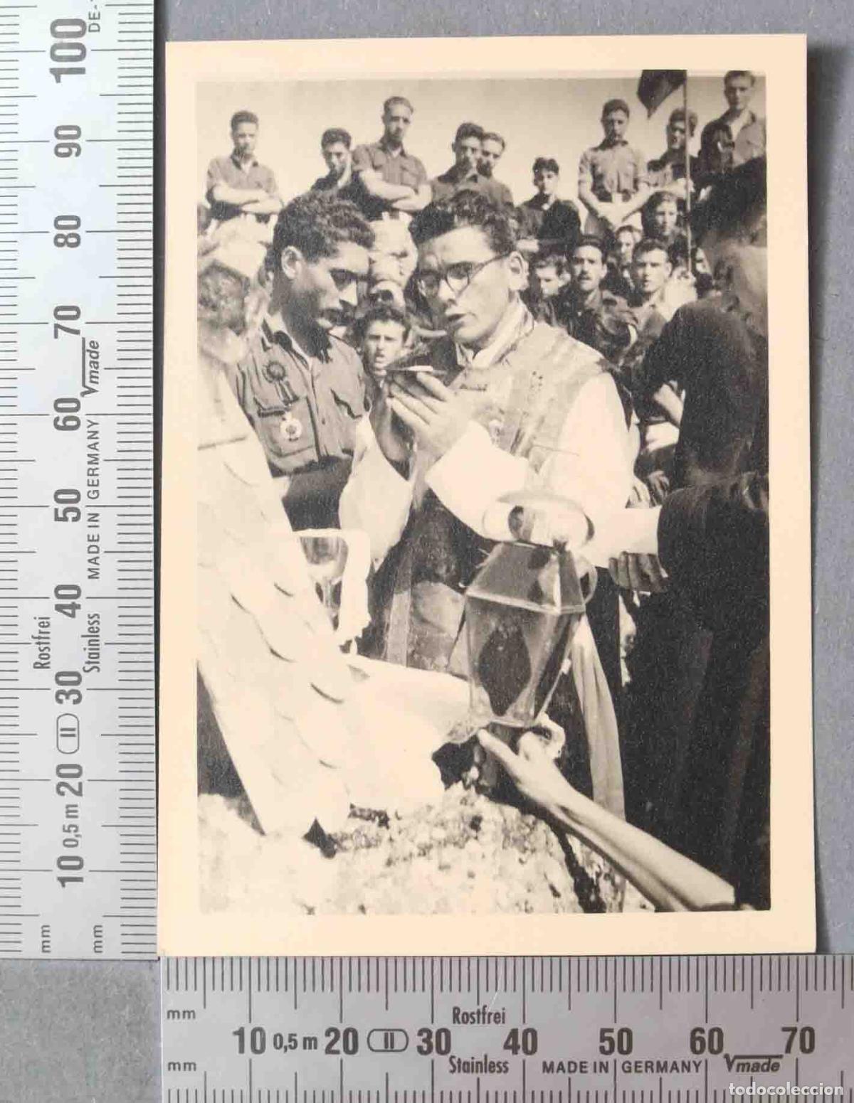 Fotografia antica: FOTOGRAFIA. MISA FRENTE DE JUVENTUDES. HACIA 1952. &iquest;COVALEDA?