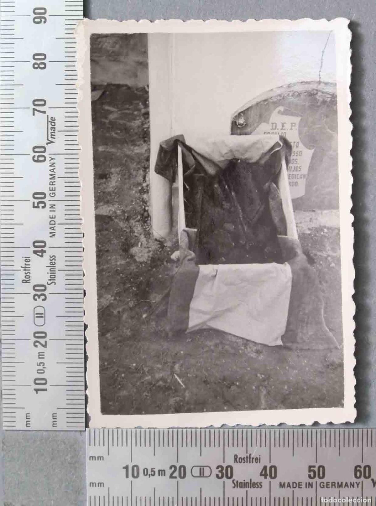 Fotografia antica: FOTOGRAFIA. ENTIERRO CAIDO CADETE FRENTE DE JUVENTUDES. HACIA 1953. COVALEDA. RESTOS