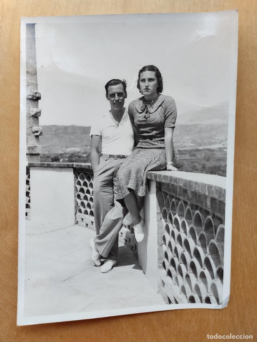 Fotografia antiga: Fotograf&iacute;a antigua de una pareja en 1935. Dedicatorias de amor al dorso