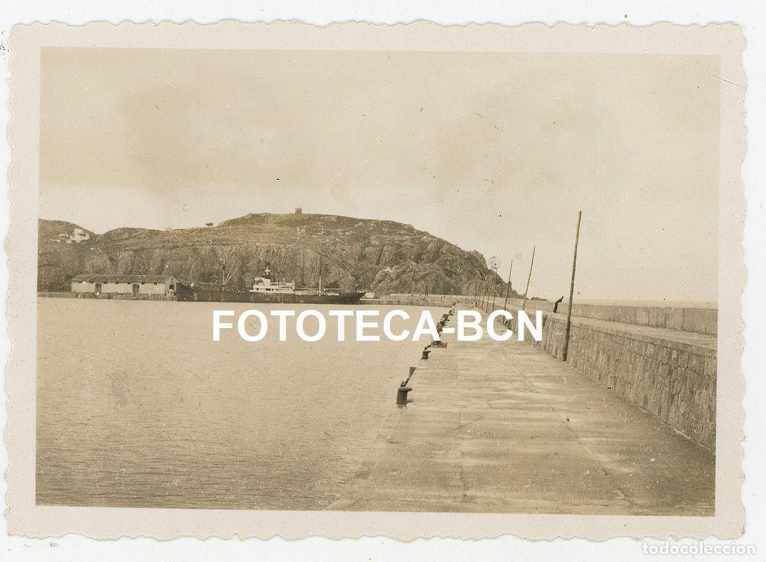 Fotografia antica: FOTO ORIGINAL PUERTO DE SANT FELIU DE GUIXOLS BARCO ESPIGON COSTA BRAVA A&Ntilde;OS 30