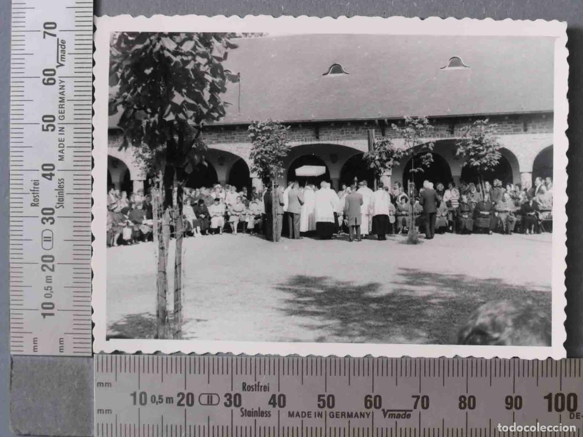 Photographie ancienne: FOTOGRAFIA. CELBRACION RELIGIOSA Santuario de Nuestra Se&ntilde;ora de Banneux HACIA 1950