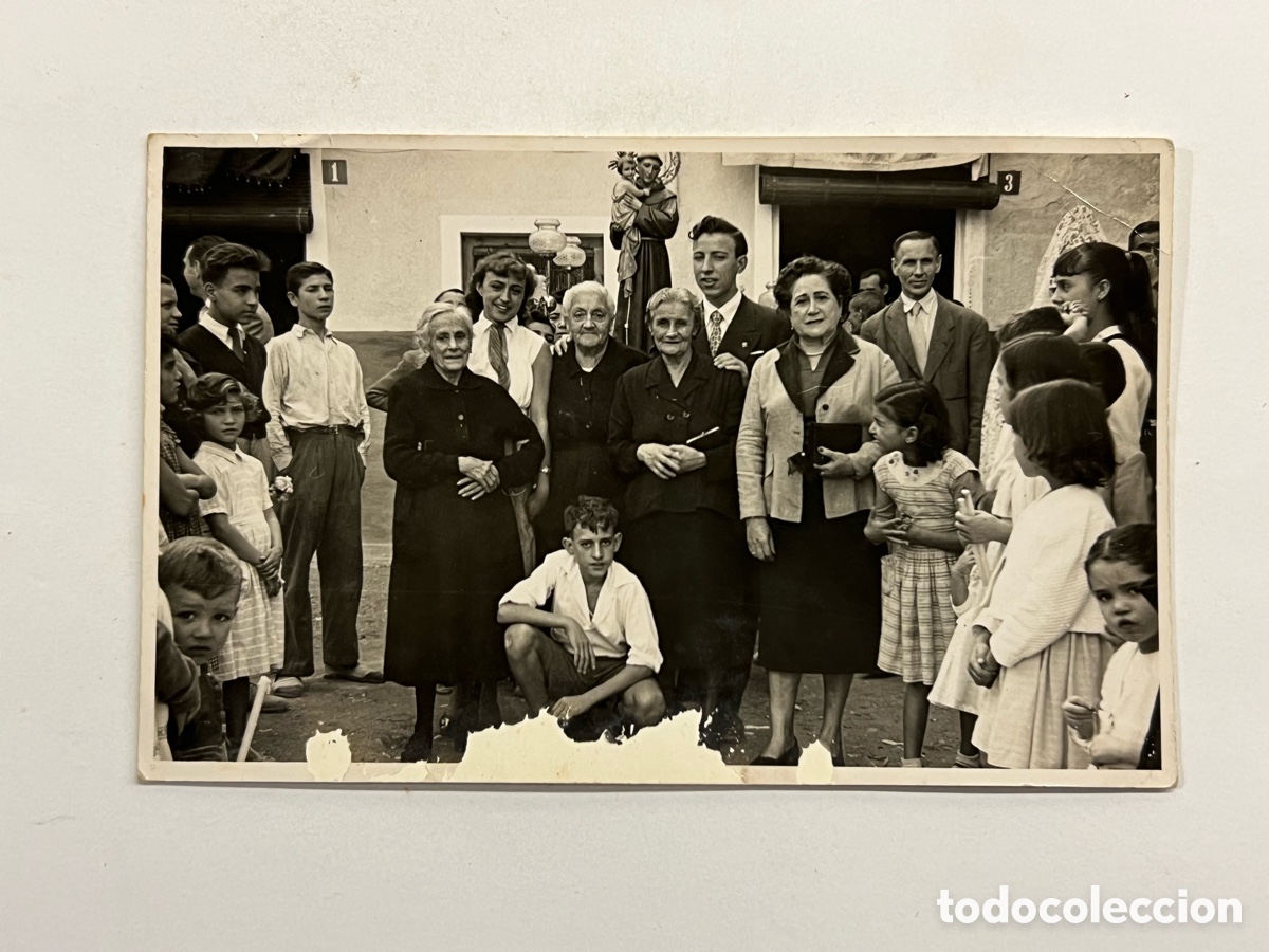 Fotograf&iacute;a antigua: SOT DE FERRER Castellon, San Antonio de P&aacute;dua. Devoci&oacute;n popular. Tradiciones familiares (h.1960?)